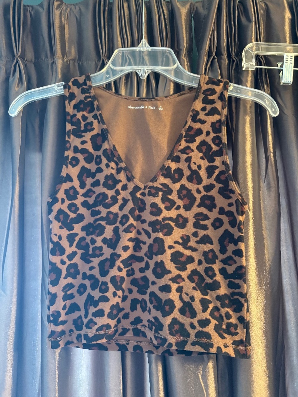Women’s Abercrombie leopard print crop